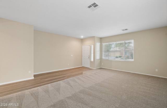 9806 W HORSE THIEF Pass Gallery 3