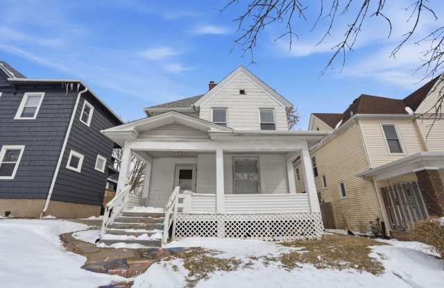 Spacious 4bed 2 bath home in Davenport photos photos