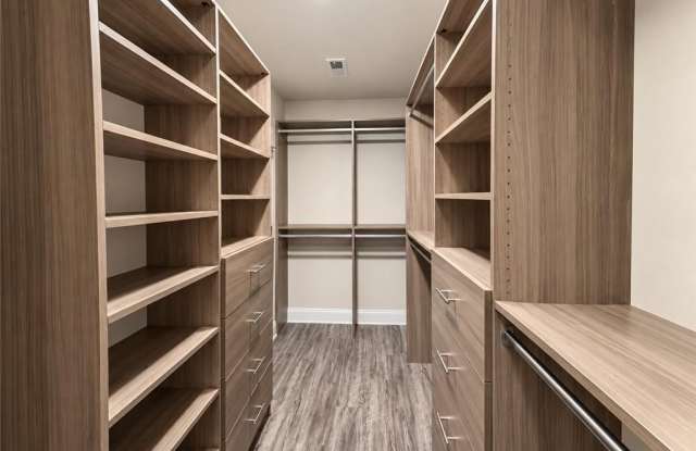 2557 Castellan Drive Gallery 3