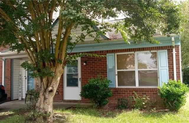 196 GREENFIELD Crescent photos photos