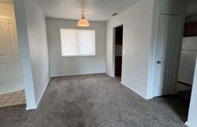 2 Bedroom, 1 Bath Townhouse - Newly Renovated photos photos
