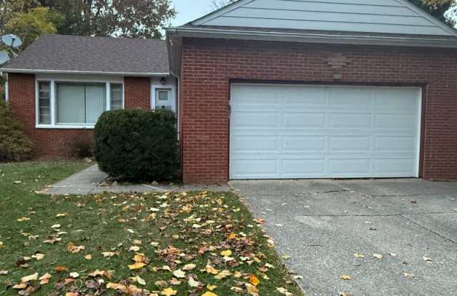 3bd Ranch Euclid Cash Pay - 1905 Braeburn Park Drive, Euclid, OH 44117