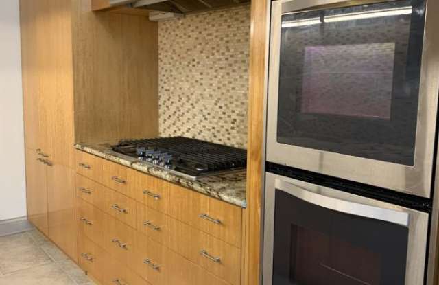1959 W Melrose Gallery 4