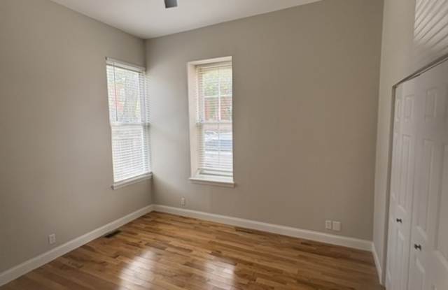 1022 Russell Boulevard - B Gallery 2
