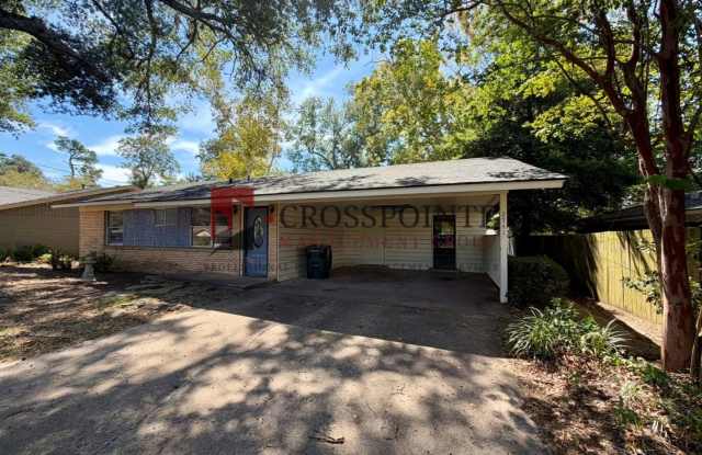 Tour Today! 4 Bedroom 2.5 Bathroom Home! Gallery 3