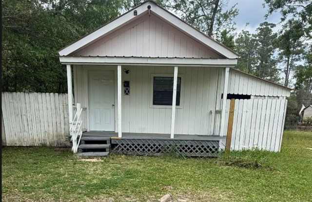 House For Rent - 2795 Dennis St Orange, TX 77632 Gallery 1