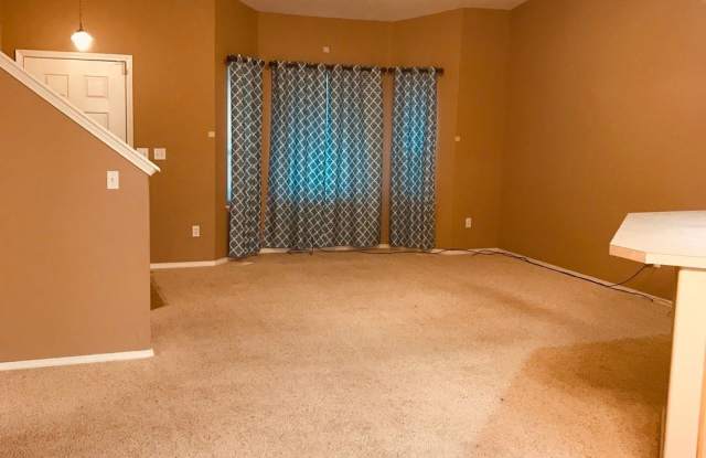 2424 Strayhorn Dr Gallery 2