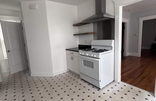 86 Hinman Street photos photos