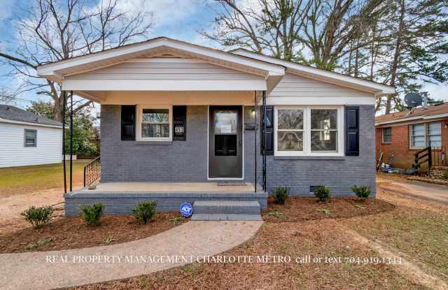A Cozy Rock Hill Retreat Close to It All - 453 Bynum Avenue, Rock Hill, SC 29732