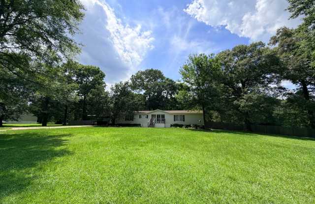 Minutes to Richard Fleming Park & Boat launch... Gallery 3