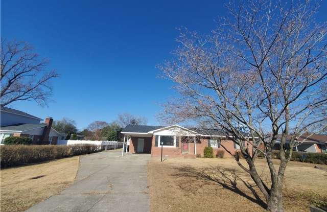 Well Maintained beautiful home! - 1208 Cullen Drive, Fayetteville, NC 28304