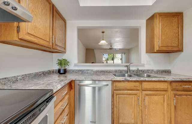 East-2 bedroom/ 2 bathroom townhome photos photos