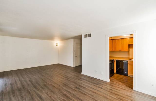 1002 E OSBORN Road Gallery 4