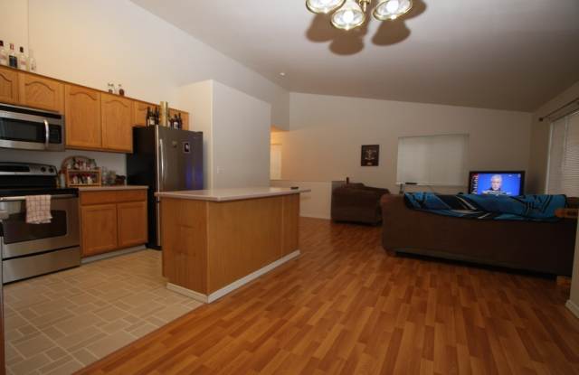 3 Bedroom Lauren Creek Loop Condo! Gallery 3