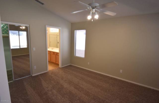 10384 W TONOPAH Drive Gallery 4