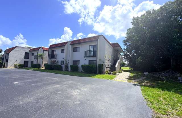 FIRST MONTH RENT FREE@! Immaculate 55+ Condo with Views of Golf Course in N. Ft. Myers photos photos FIRST MONTH RENT FREE@! Immaculate 55+ Condo with Views of Golf Course in N. Ft. Myers photos photos