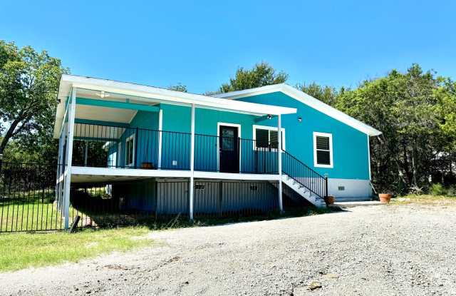 4 Bedroom Home with plenty of parking Gallery 1