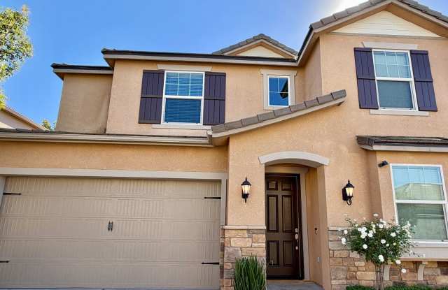$2,800 Harlan Ranch, Beautiful 4 Bed Home - Infusion Way, Clovis Gallery 3