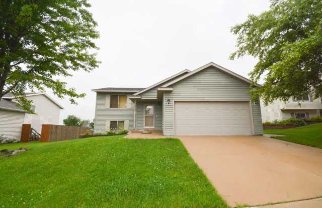 Move-In Ready4 BR with Large Yard! photos photos
