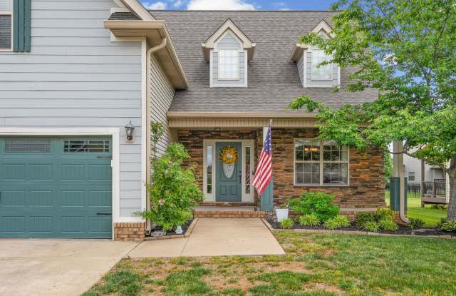 3 Bedroom House in the Beautiful Hickory Wild! With Bonus Room AND Fenced Backyard! Gallery 4
