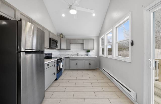 Charming 1BR House in Alum Bank photos photos