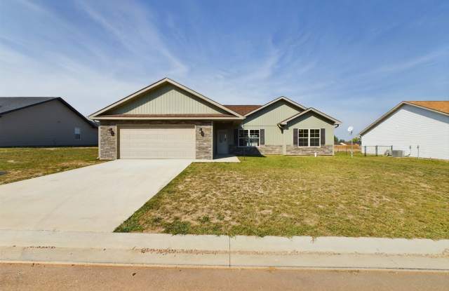 3 Bed 2 Bath w/ Fence Built in 2022 Available in September photos photos