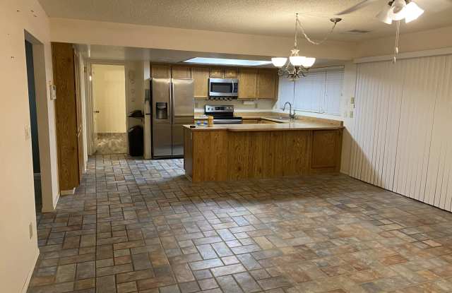 2744 E Villa Theresa Dr Gallery 4