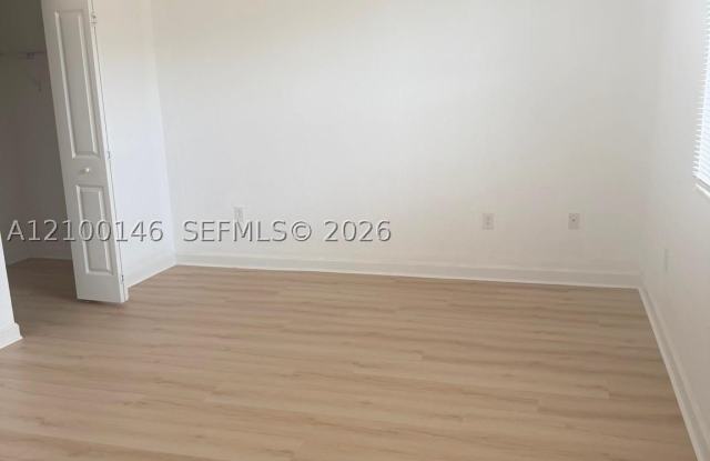 11347 SW 250th Ter Gallery 1