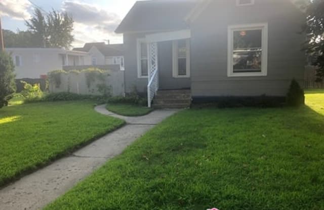 2508 Taylor St North East - 2508 Taylor Street Northeast, Minneapolis, MN 55418