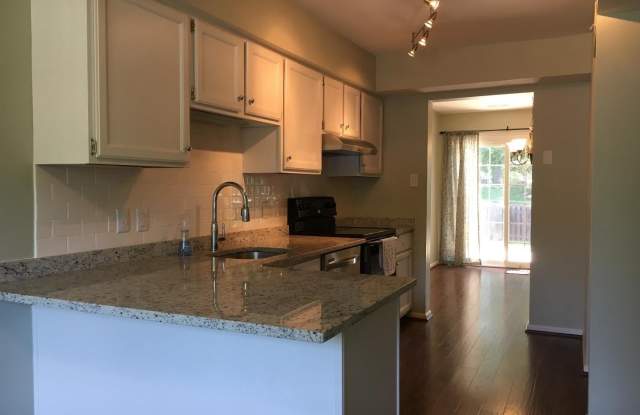 253 RUMFORD COURT Gallery 4