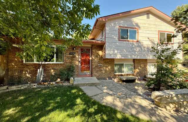 Beautiful 3BR Home in Fort Collins with In-Unit Washer/Dryer – Available Now! photos photos