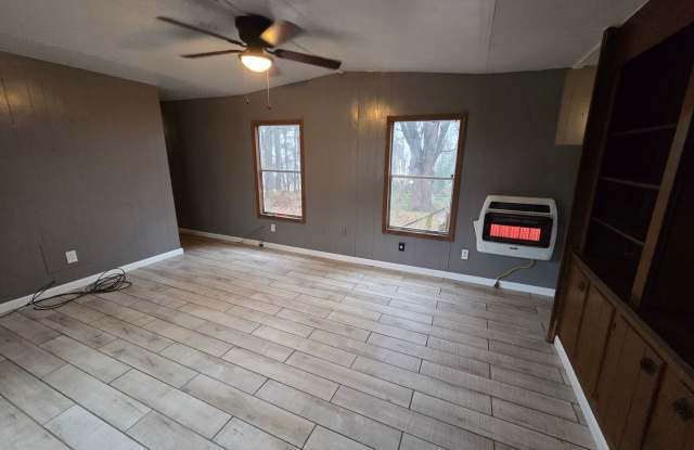 Mobile Home For rent. - 15 Wall Street, Waco, GA 30182