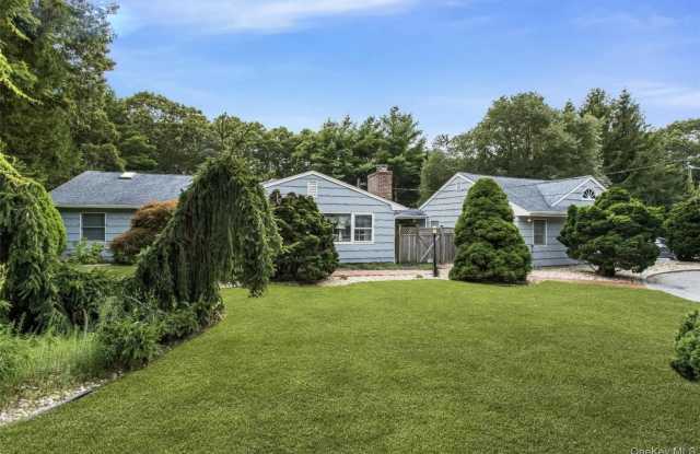 25 Squires Avenue Gallery 1