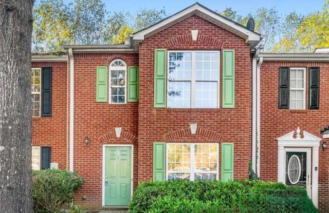 5619 Strathmoor Manor Circles - 5619 Strathmoor Manor Circle, Redan, GA 30058