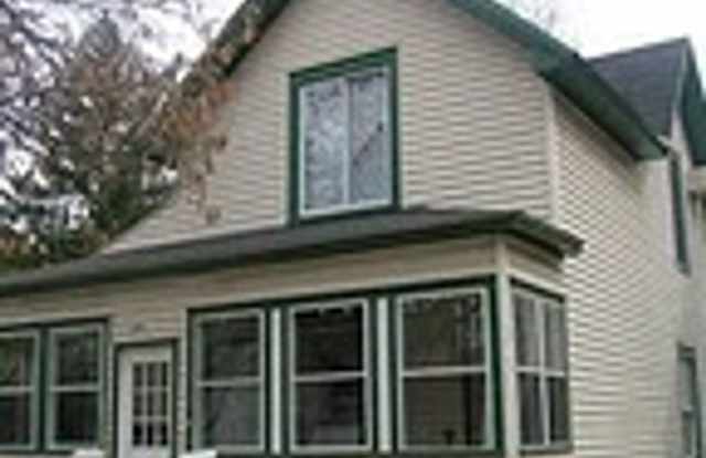 620-11TH Gallery 1