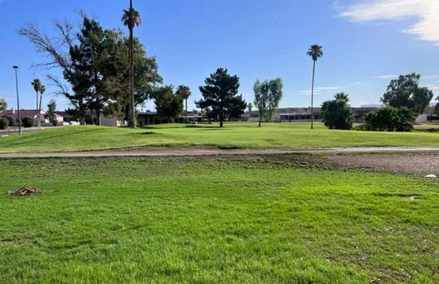 2BR Recent Remodeled Cozy Cottage on the Golf Course-NEAR COLORADO RIVER-Rotary Park! Gallery 1