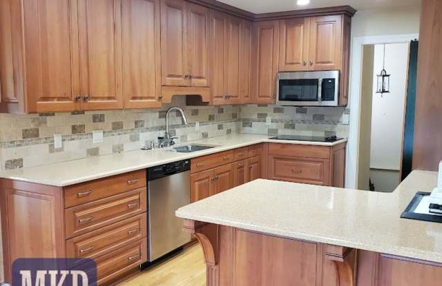 Wonderful home in Hunting Hills Community in South Roanoke County Gallery 4