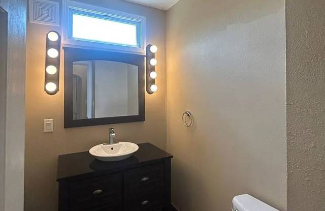 Close to Campus! 4BR Home with Finished Basement, Private Parking & Hardwood Floors -- Waived Application Fee! Gallery 4