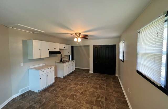 722 South College Street - 1 photos photos