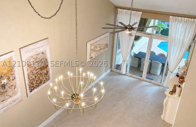 412 W Palm Aire Dr Gallery 3
