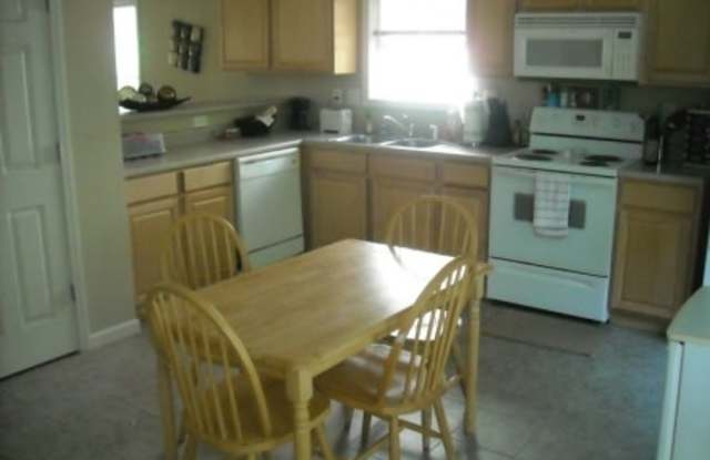 Available July 2027!!  Monthly Rent $1,925 Gallery 4