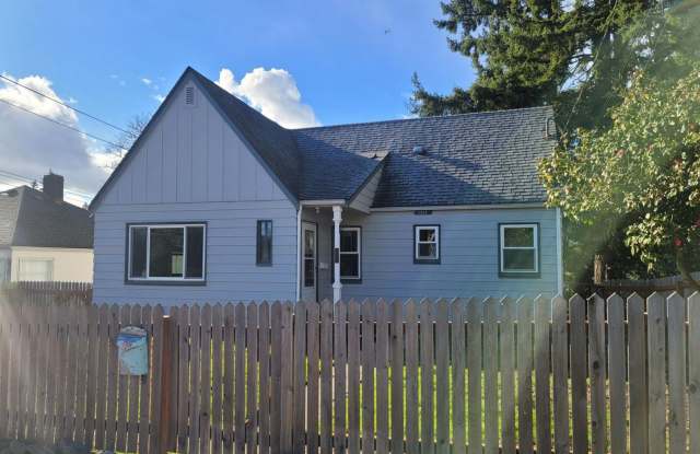 Charming 2 Bedroom Home in Bremerton! photos photos