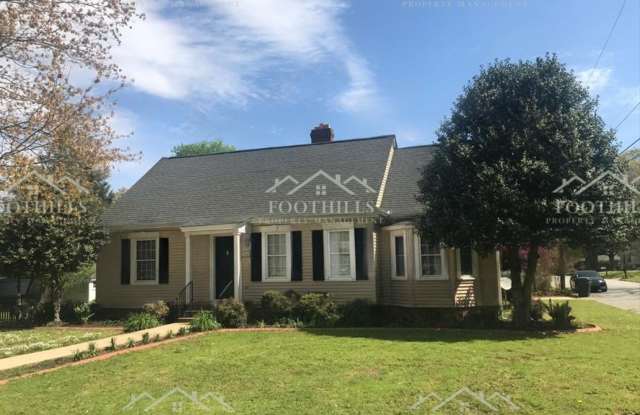 Beautifully updated cottage! 3-Bedroom/2-Bath single family home photos photos