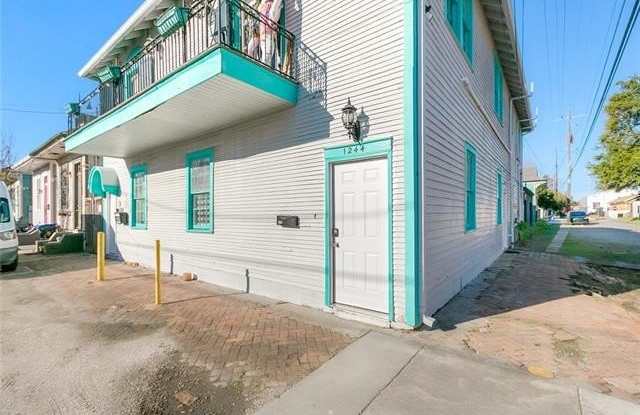 1244 CLOUET Street photos photos