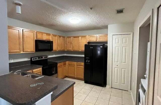 1423 MANOTAK POINT Drive unit: 207 photos photos