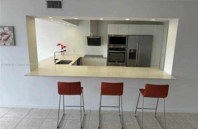400 Leslie Dr photos photos