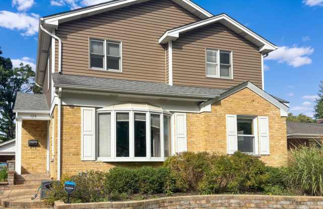 Beautiful 4-Bedroom Home for Rent in Palatine! photos photos