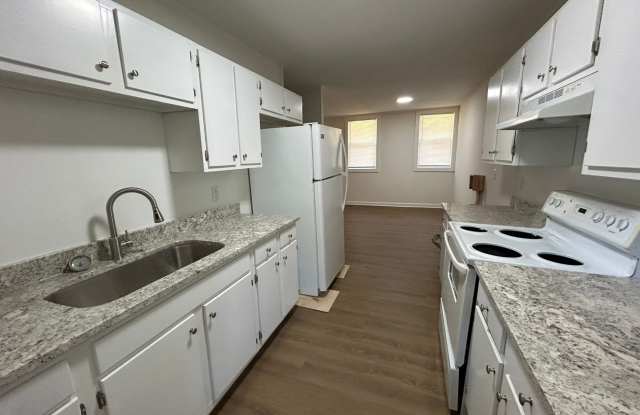 Cute 3 Bedroom, 1 Bathroom Duplex Gallery 4