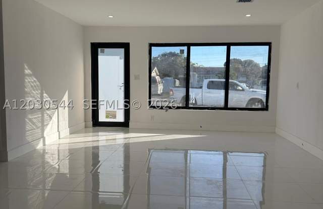 2041 NW 190th Ter Gallery 3