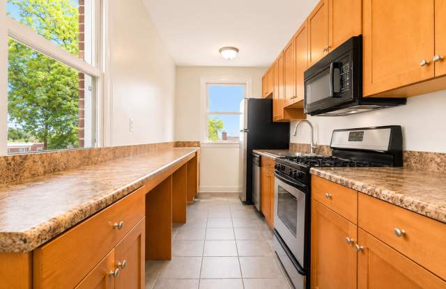 2026 Move-In Special – $500 LEASE SIGNING BONUS!! Charming 2-Bedroom Condo in Fort Dupont Park – Move-In Ready! Gallery 3